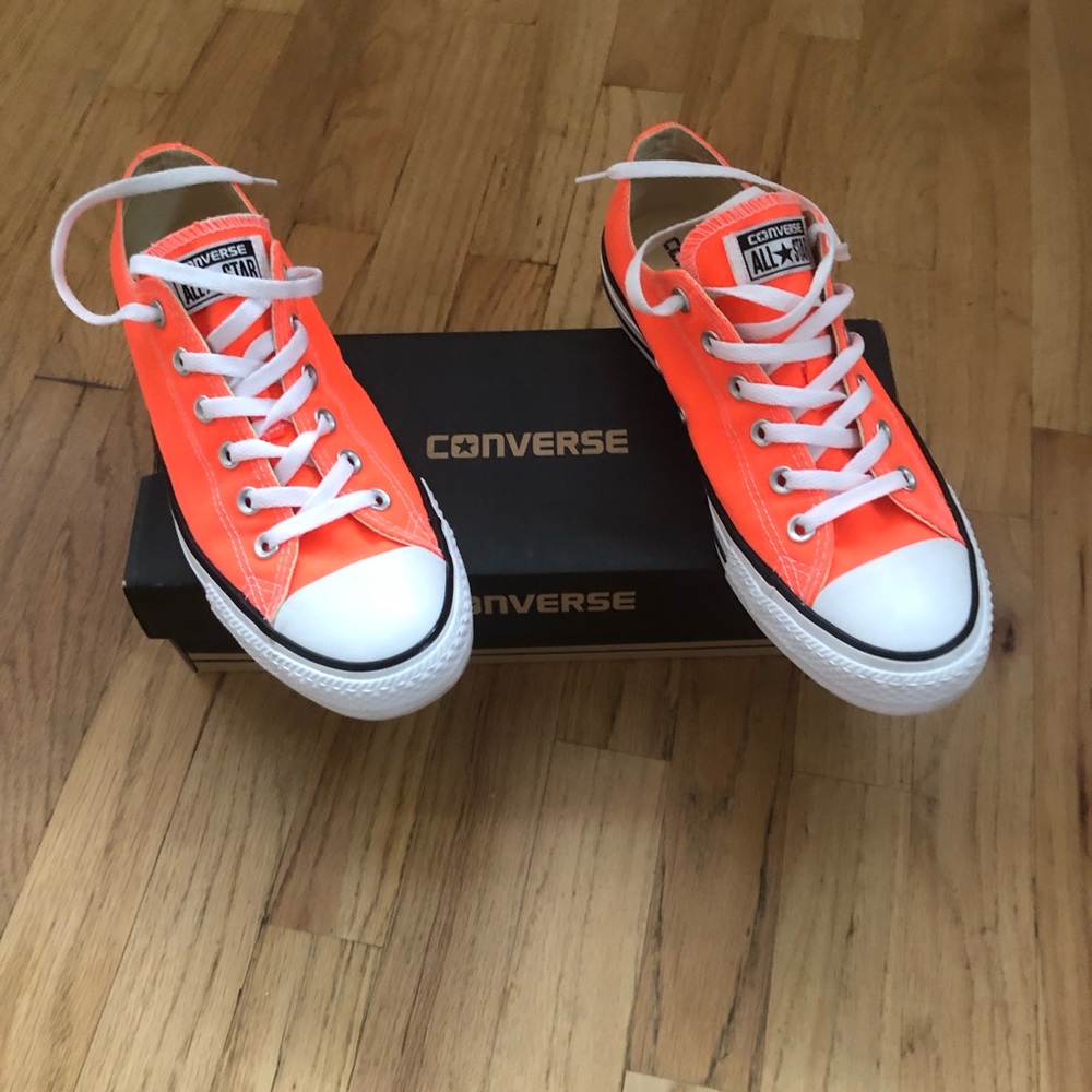 Bright Orange converse tennis size 9 1/2 worn one time